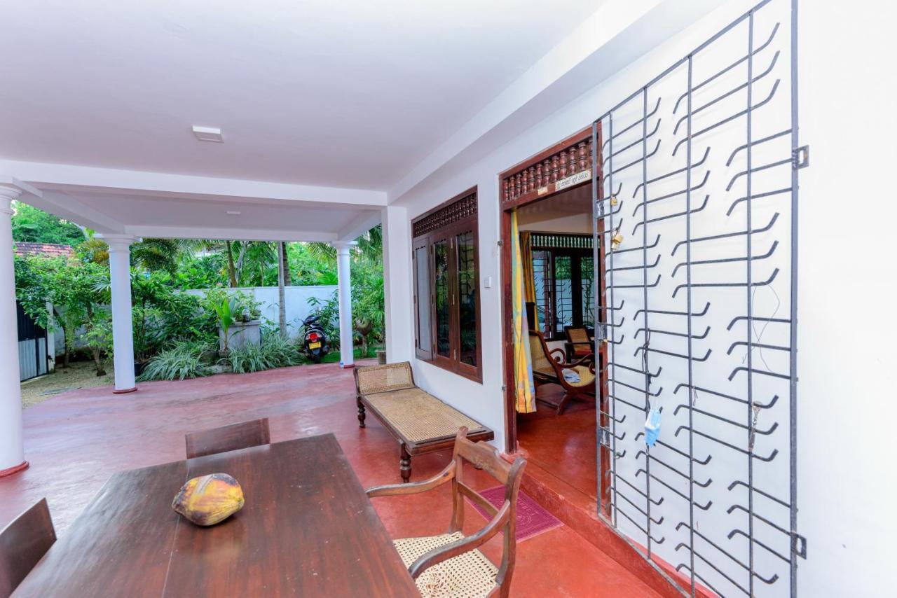 Villa Guru Хиккадува Экстерьер фото