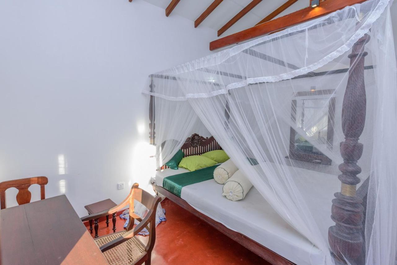 Villa Guru Хиккадува Экстерьер фото